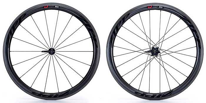 Ruedas Zipp 303 Firecrest Carbono para cubierta, ligeras de gran rigidez, aceleración y un aerodinamismo excepcional para bicicletas de competición.