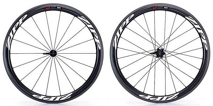 Ruedas Zipp 303 Firecrest Carbono para cubierta de bicicleta de competición.