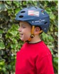 Las correas laterales del casco para ciclismo infantil tienen que ir perfectamente colocadas