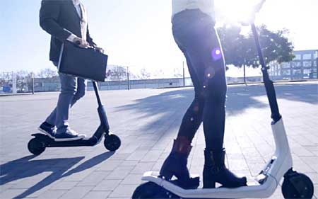 Los patinetes eléctricos ofrecen una nueva forma de desplazarte cómodamente por la ciudad.